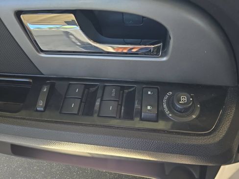 Used 2012 Ford Expedition Limited AWD/4WD image 30