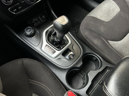 Used 2017 Jeep Cherokee Sport w/ Cold Weather Group image 21