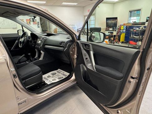 Used 2015 Subaru Forester 2.5i AWD/4WD image 15
