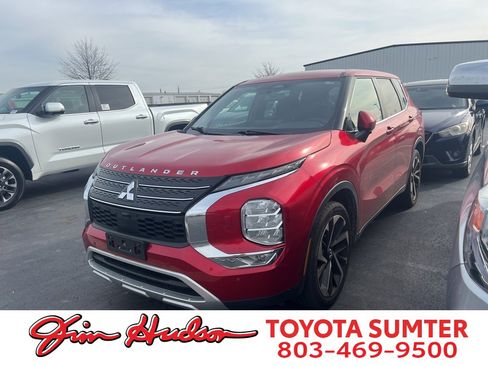 Used 2023 Mitsubishi Outlander SE Black Edition image 1