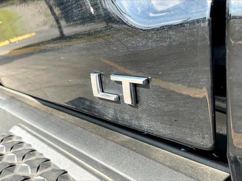 Used 2024 Chevrolet Colorado LT w/ LT Convenience Package II image 8