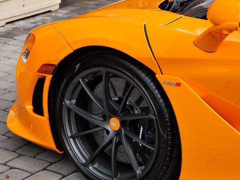 Used 2025 McLaren 750S RWD image 14