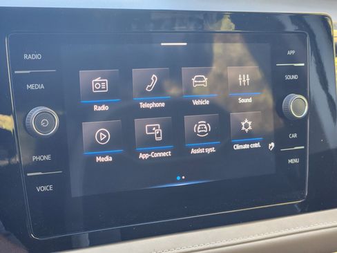 New 2025 Volkswagen Taos SE AWD/4WD image 29