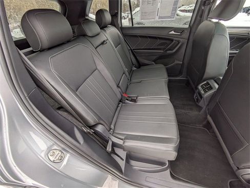 Used 2023 Volkswagen Tiguan SE R-Line image 21