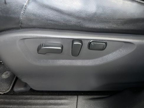 Used 2024 Nissan Armada SL w/ Captain's Chairs Package AWD/4WD image 3