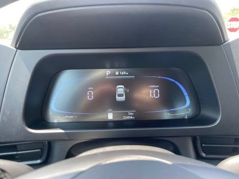 Used 2025 Hyundai Elantra Sport FWD image 30