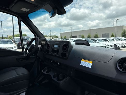 Used 2026 Mercedes-Benz Sprinter 2500 image 15