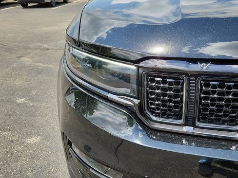 Certified 2024 Jeep Grand Wagoneer Series II Obsidian w/ Quick Order Packagew 28T AWD/4WD image 9