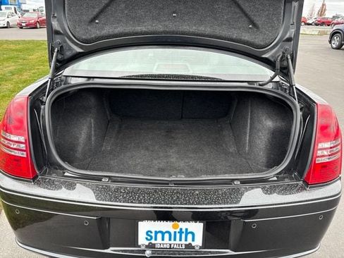 Used 2006 Chrysler 300 SRT8 w/ SRT Option Group I image 25