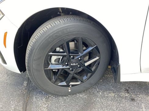 New 2025 Kia K5 LXS image 38