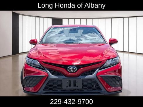 Used 2023 Toyota Camry SE FWD image 2