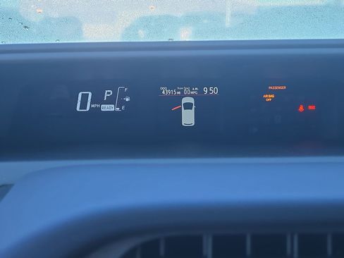 Used 2016 Toyota Prius C Four image 18