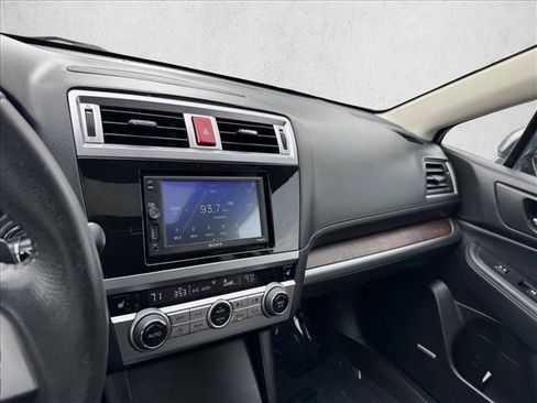 Used 2016 Subaru Outback 2.5i Limited AWD/4WD image 13