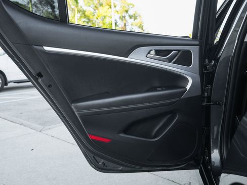 Used 2021 Genesis G70 2.0T w/ Elite Package image 36