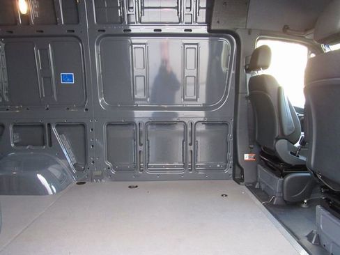 Used 2024 Mercedes-Benz Sprinter 3500 image 21