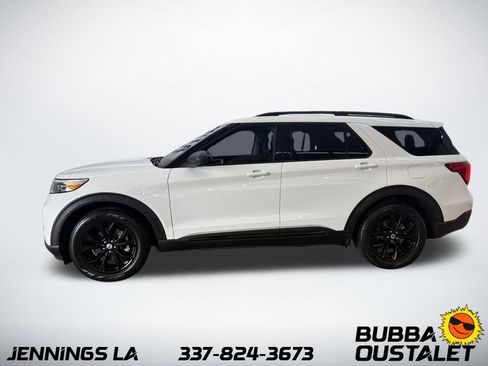 Used 2023 Ford Explorer XLT w/ Equipment Group 202A image 2