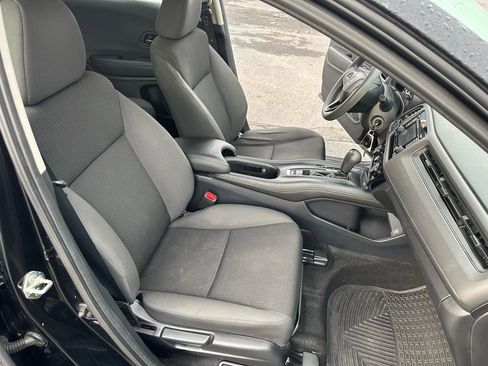Used 2019 Honda HR-V LX image 12