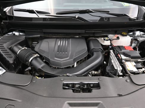 Used 2024 Chevrolet Traverse RS FWD image 39