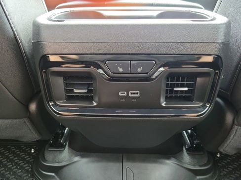 Used 2025 GMC Sierra 1500 AT4 w/ Technology Package AWD/4WD image 25