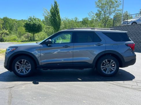 Used 2026 Ford Explorer Active AWD/4WD image 39