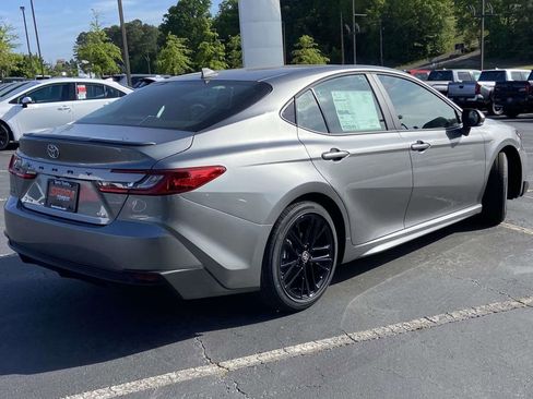 New 2026 Toyota Camry SE image 3