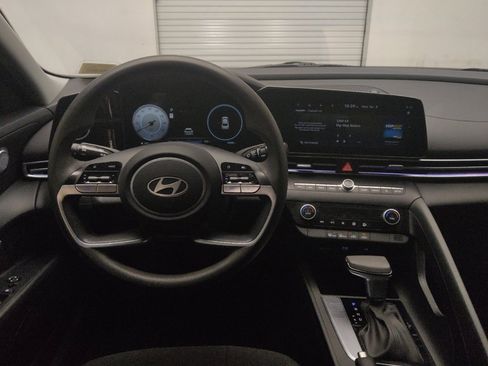 Used 2024 Hyundai Elantra SEL image 22