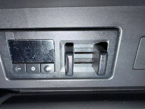 Used 2021 Nissan Titan PRO-4X w/ Pro-4x Convenience Package image 21