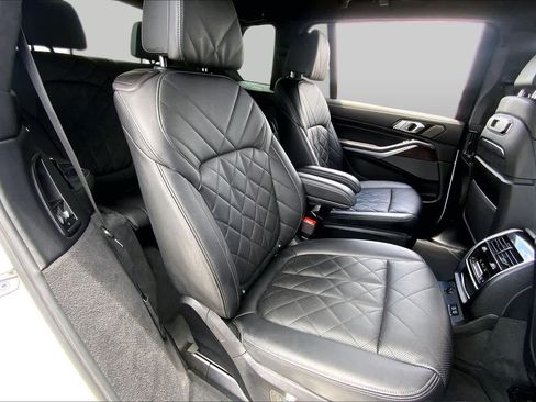 Used 2023 BMW X7 xDrive40i w/ Executive Package AWD/4WD image 19