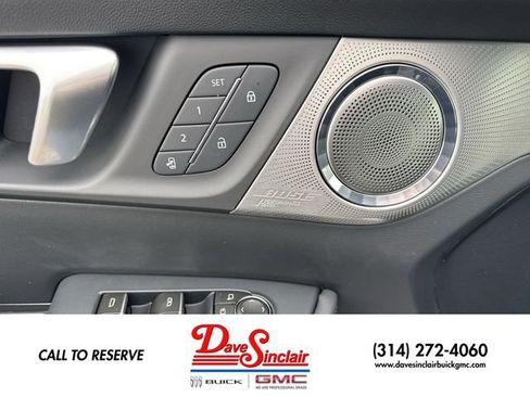 New 2026 Buick Enclave Avenir w/ Super Cruise Package FWD image 13