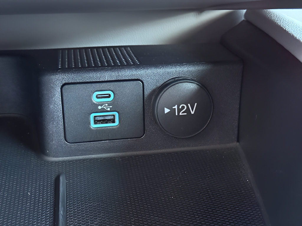 Certified 2023 Ford Escape Active AWD/4WD image 12