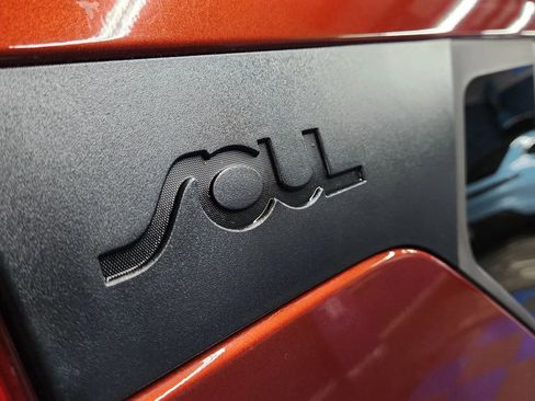 Used 2022 Kia Soul LX image 49