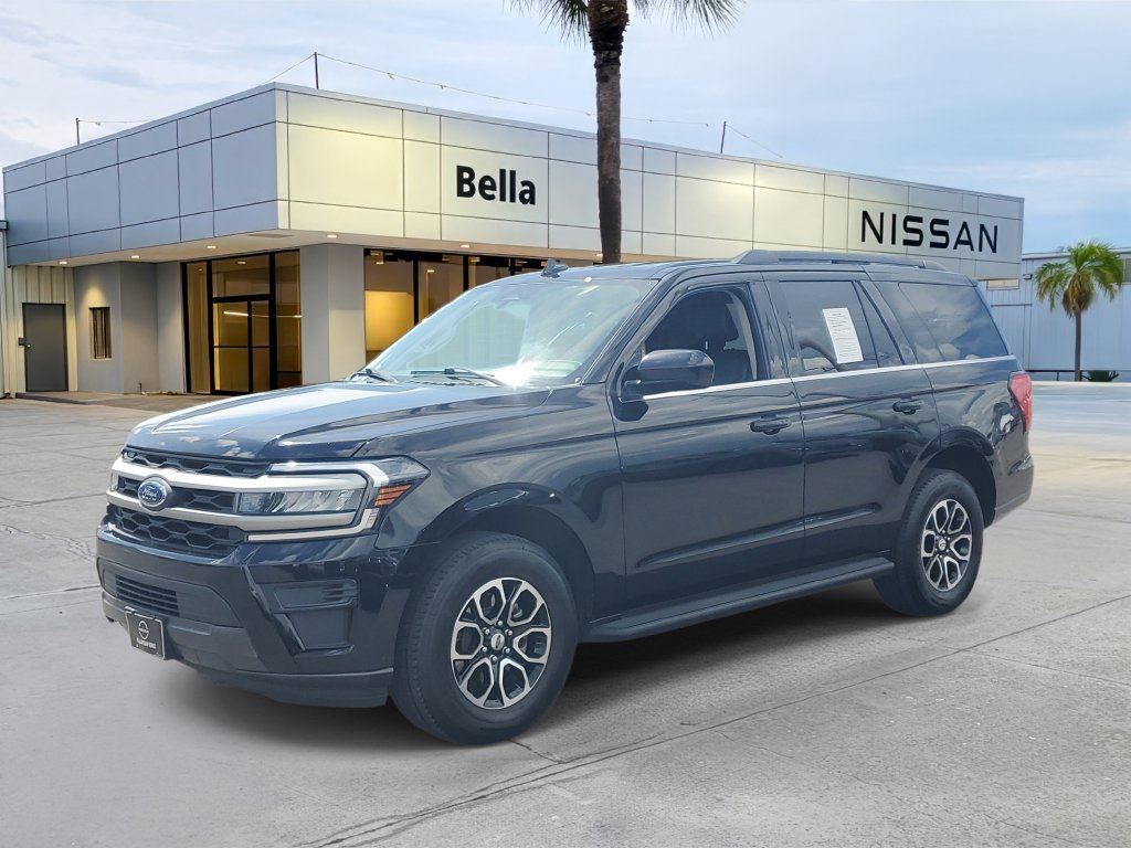 Used 2024 Ford Expedition XLT AWD/4WD image 2