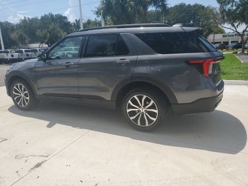 Certified 2025 Ford Explorer ST-Line AWD/4WD image 10
