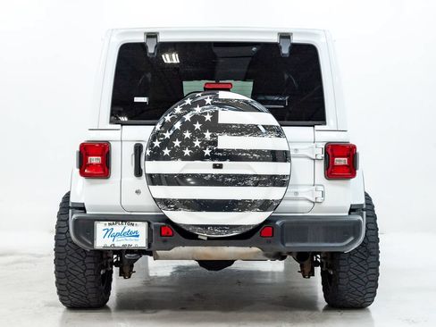 Used 2018 Jeep Wrangler Unlimited Sahara AWD/4WD image 28