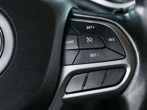 Used 2021 Jeep Cherokee Latitude Lux AWD/4WD image 14