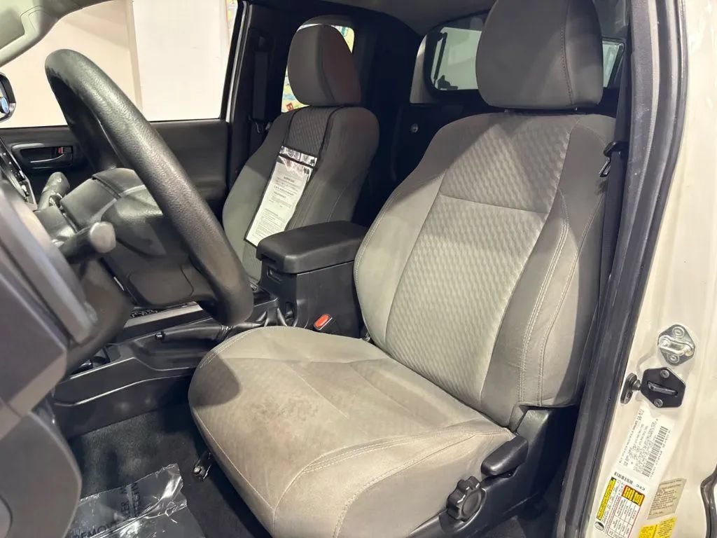 Used 2022 Toyota Tacoma SR AWD/4WD image 12