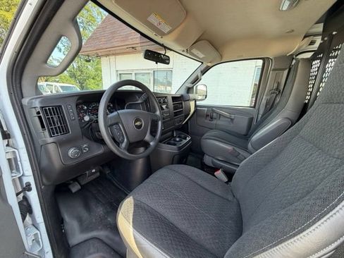 Used 2025 Chevrolet Express 2500 w/ Driver Convenience Package RWD image 10