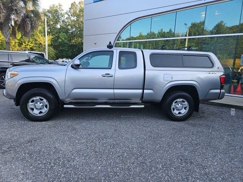 Used 2018 Toyota Tacoma SR w/ SR Convenience Package AWD/4WD image 2