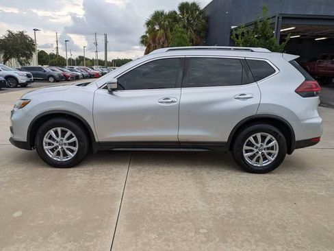 Used 2018 Nissan Rogue SV w/ Premium Package FWD image 9