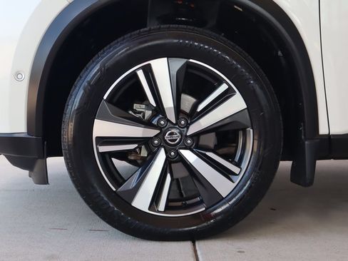 Used 2021 Nissan Rogue Platinum AWD/4WD image 5