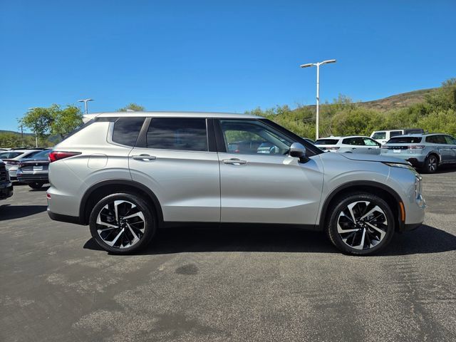 Used 2022 Mitsubishi Outlander ES FWD image 6