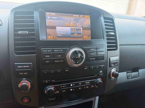 Used 2008 Nissan Pathfinder SE RWD image 24