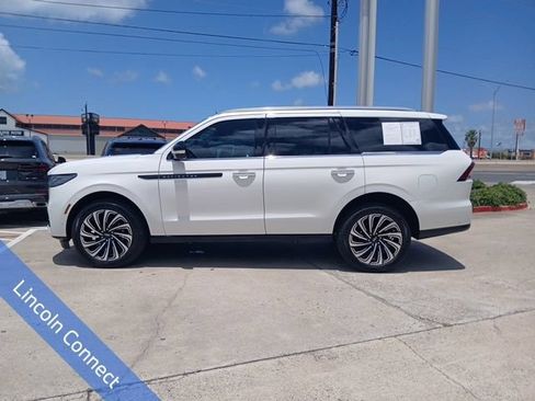 Used 2025 Lincoln Navigator Black Label AWD/4WD image 16