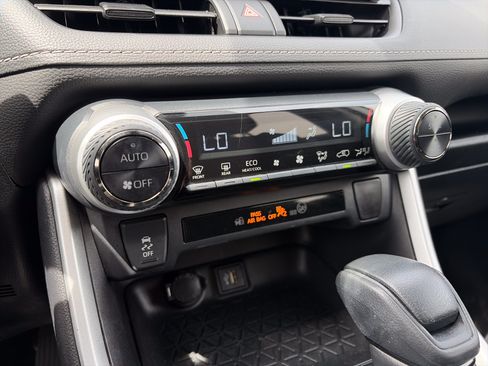 Used 2023 Toyota RAV4 LE AWD/4WD image 25