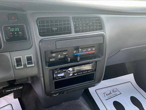 Used 1996 Toyota T100 DX image 10
