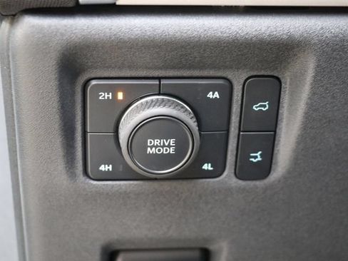 Used 2025 Ford Expedition Active AWD/4WD image 31