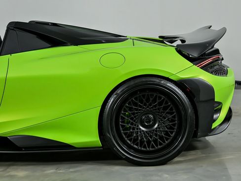 Used 2022 McLaren 765LT image 11
