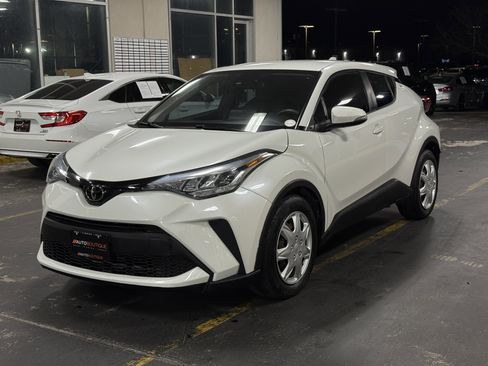 Used 2020 Toyota C-HR LE image 5