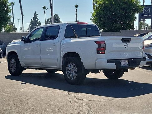 Used 2024 Nissan Frontier SV w/ SV Convenience Package image 2