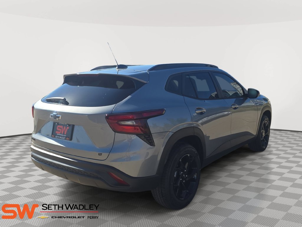 New 2026 Chevrolet Trax LT w/ Midnight Edition FWD image 7